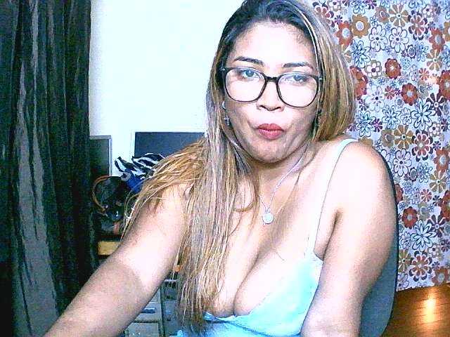 Fotografii butterfly007 hello guys ,lets play too hot,any flash 20tkn,twerk panty off 35tkn,naked 50tkn .squirt 100tkn,come to privat show for funny