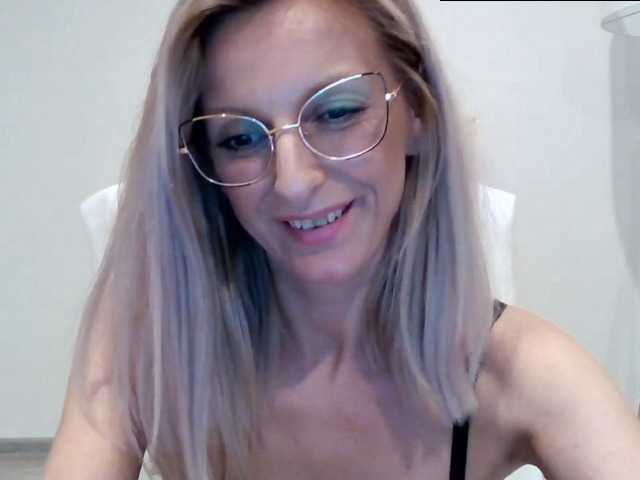 Fotografii RachellaFox Sexy blondie - glasses - dildo shows - great natural body,) For 500 i show you my naked body [none]