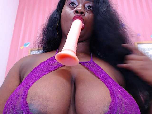 Fotografii irisbrown Hello guys! happy day lets make some tricks and #cum with me and play with my #toys #dildo #lovense #ebony #ebano #fuck my #pussy