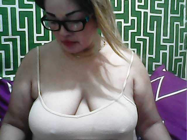Fotografii Applepie69 hello welcome to my room please help me token boobs 20 plus pussy 30 ass 40 nakec 50 show play pussy 100
