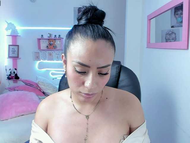 Fotografii paulinagalvis HEY GOOD DAY MAKE ME HAPPY LOVENSE ON MY FAVORIT NUMBER IS 77-88-100- 200 BROKE MY PUSSY AND MAKE ME VERY WET