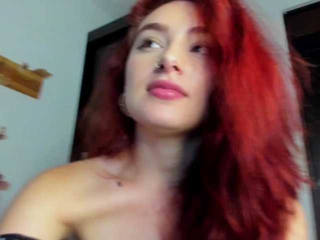 Fotografii violetwatson- Today I am very playful, do you want to come and try me! Goal: 1500 tokens